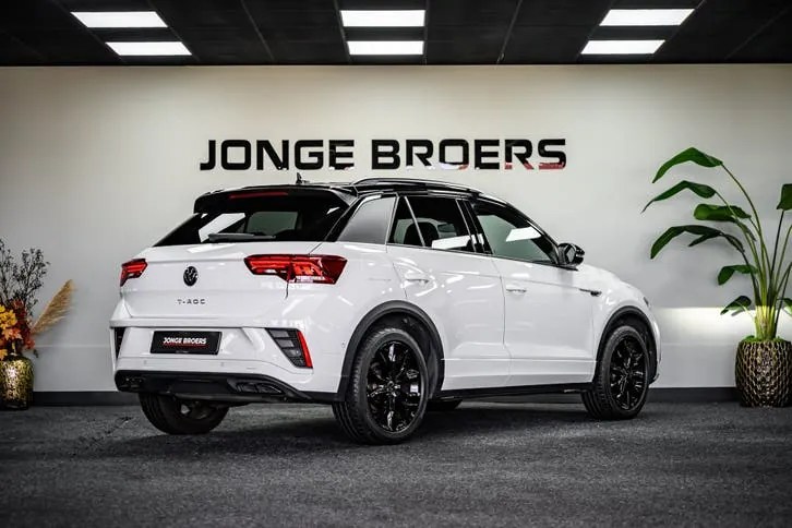 Volkswagen T-Roc 2023 photo 3