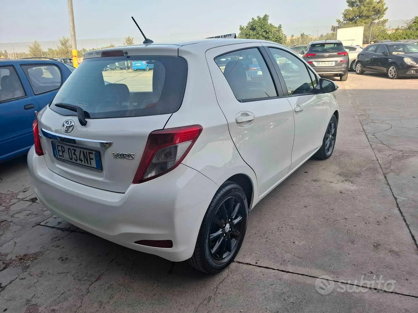 Toyota Yaris 2012 photo 4