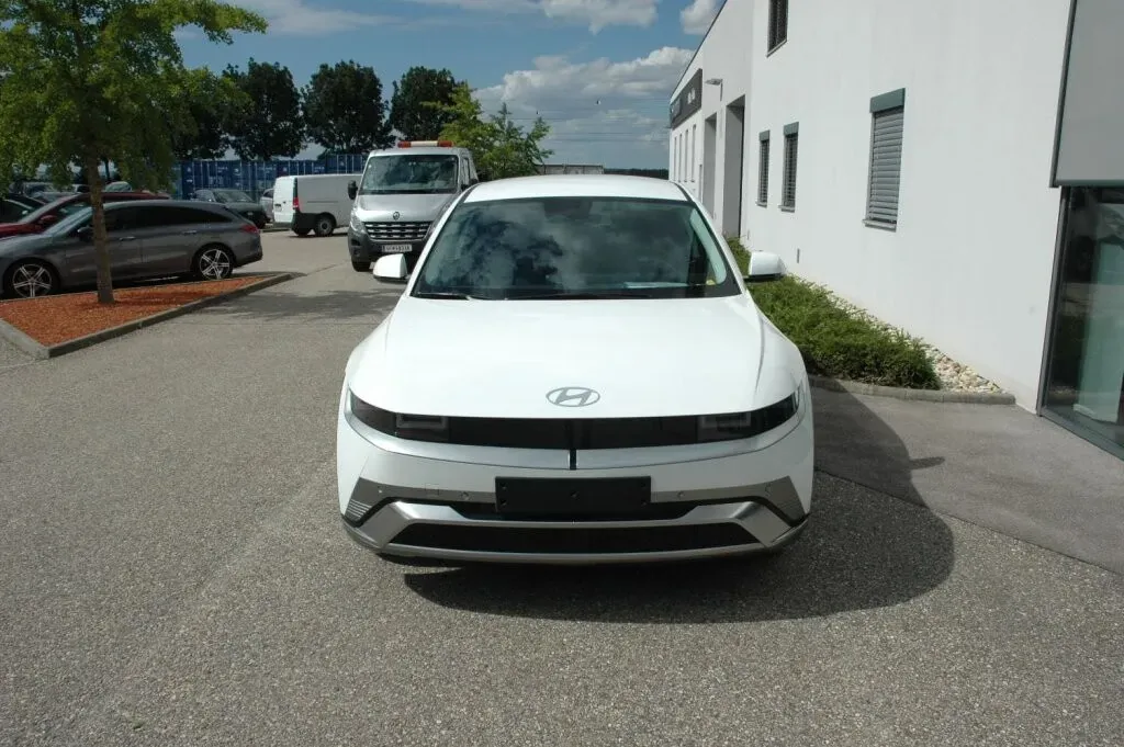 Hyundai Ioniq 5 2024 photo 2