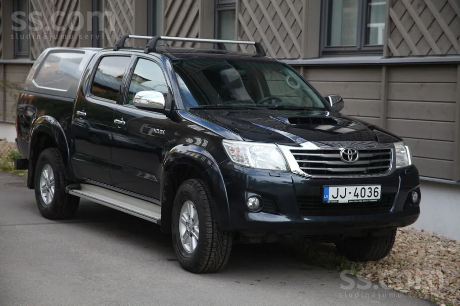Toyota Hilux 2013 photo 2
