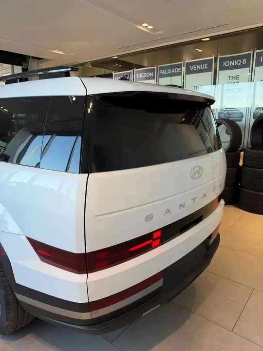 Hyundai Santa Fe 2026 photo 4