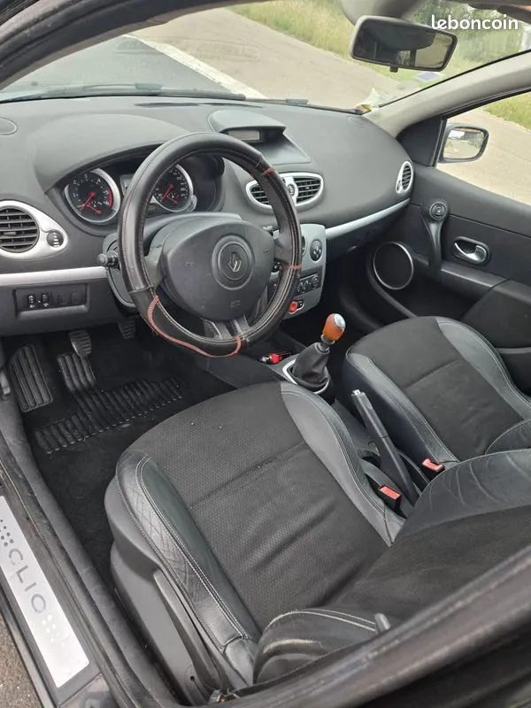 Renault Clio 2006 photo 3