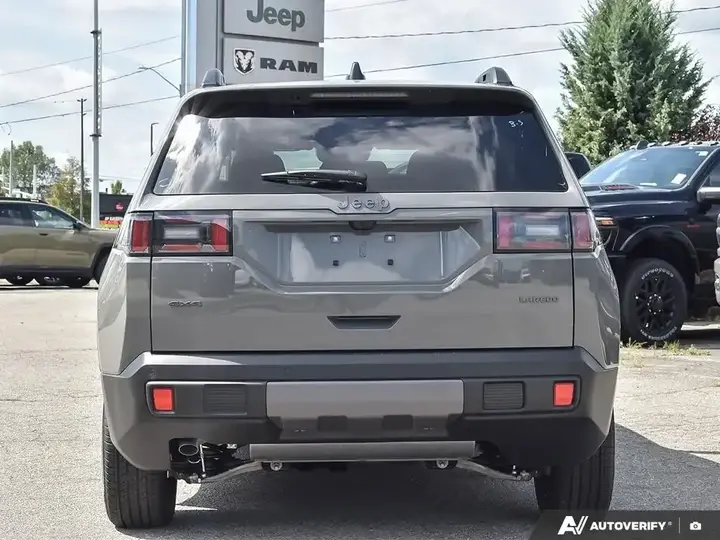Jeep Cherokee 2026 photo 5