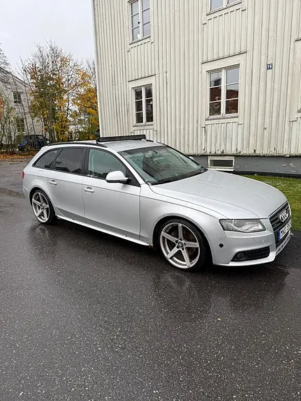 Audi A4 2009 photo 2
