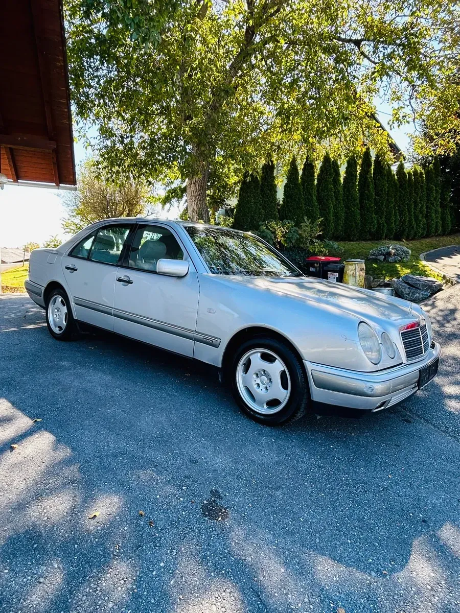 Mercedes-Benz E-Class 1996 photo 3