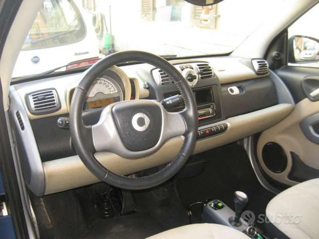 Smart Fortwo 2010 photo 2