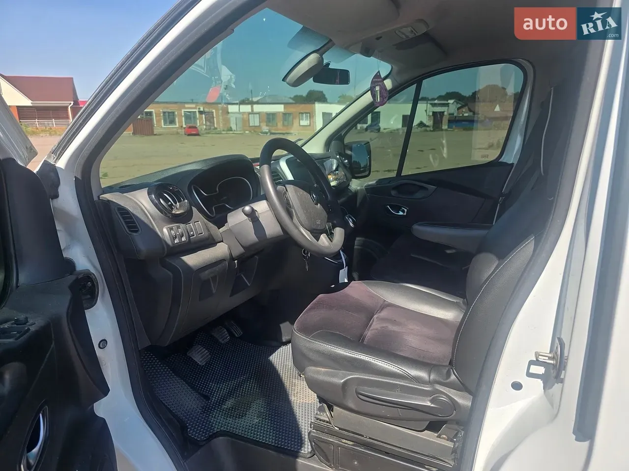 Renault Trafic 2020 photo 2