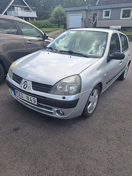 Renault Clio 2006 photo 2