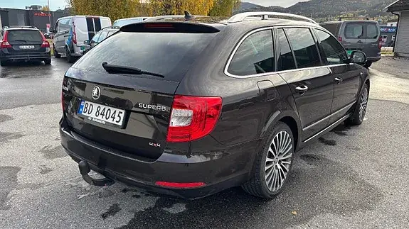 Skoda Superb 2014 photo 3
