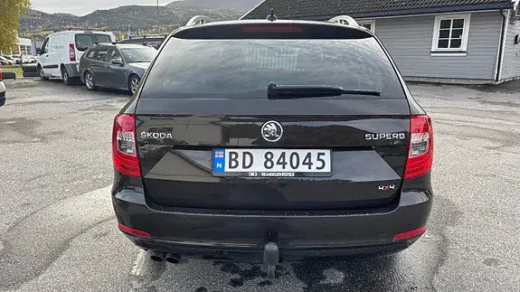 Skoda Superb 2014 photo 4