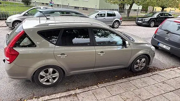 Kia Ceed 2012 photo 2