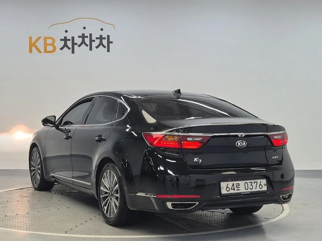 Kia K7 2016 photo 2