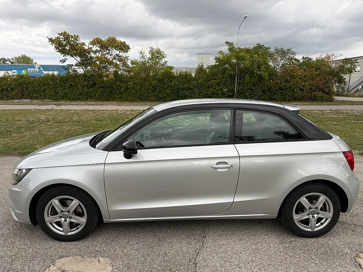 Audi A1 2012 photo 2