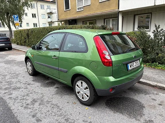 Ford Fiesta 2006 photo 2