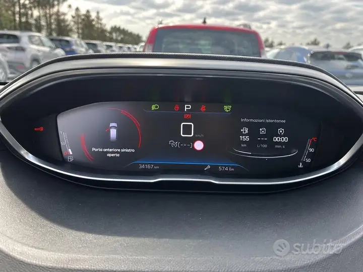 Peugeot 5008 2024 photo 3