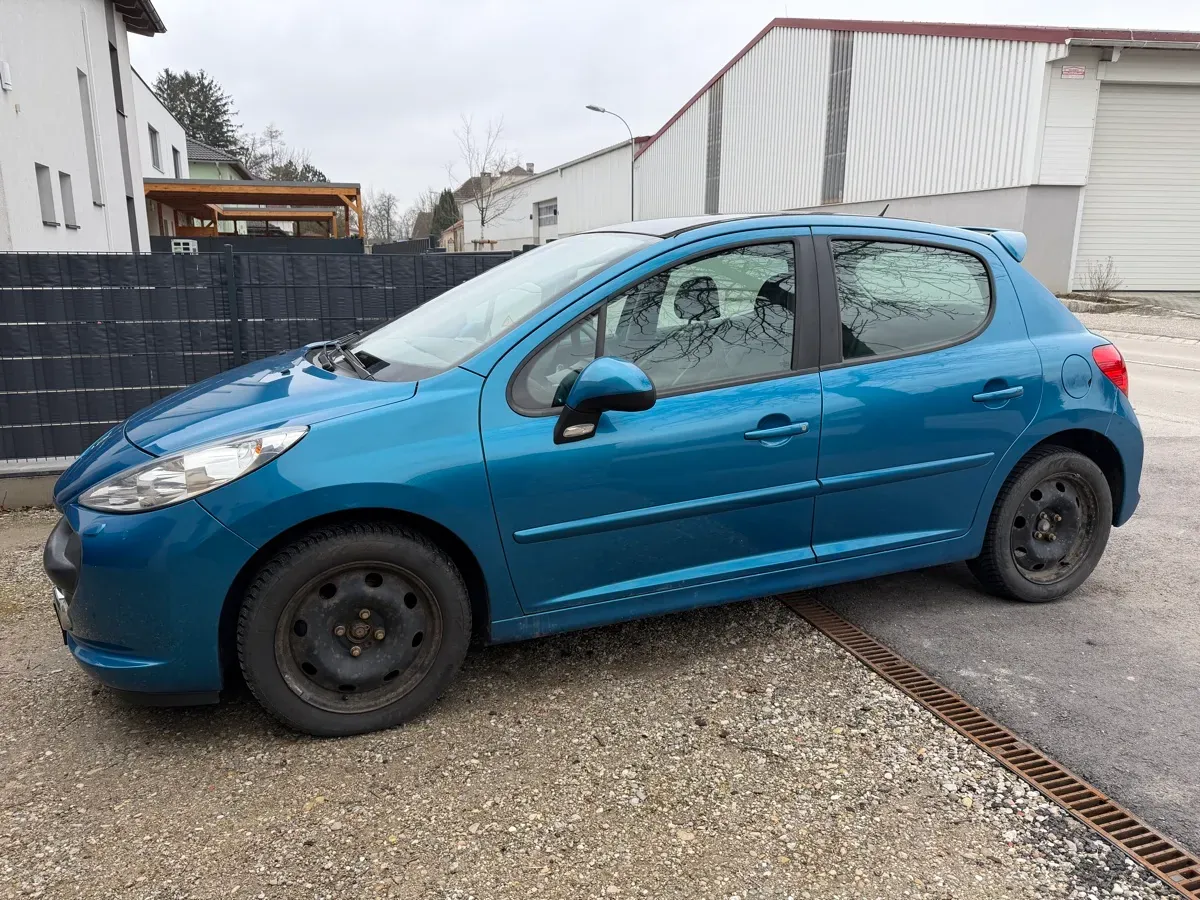 Peugeot 207 2007 photo 2