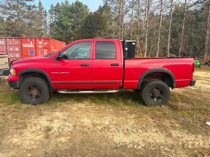 Dodge Ram 2500 2004 photo 3