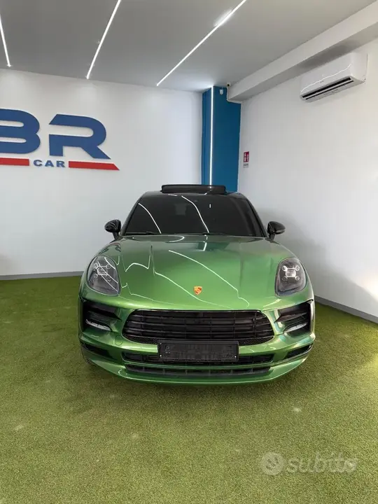 Porsche Macan 2021 photo 2