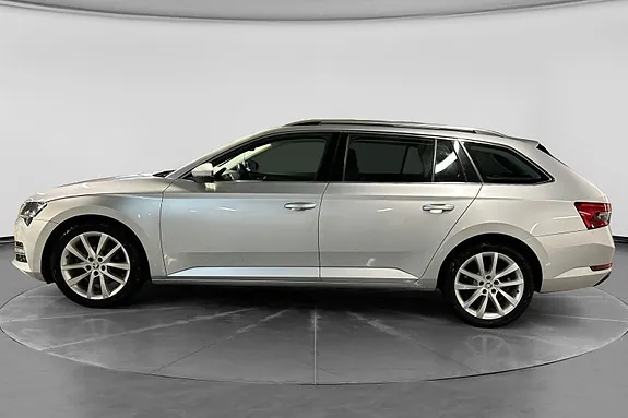 Skoda Superb 2021 photo 2