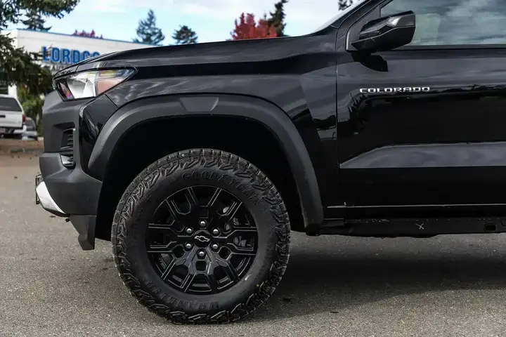 Chevrolet Colorado 2026 photo 2