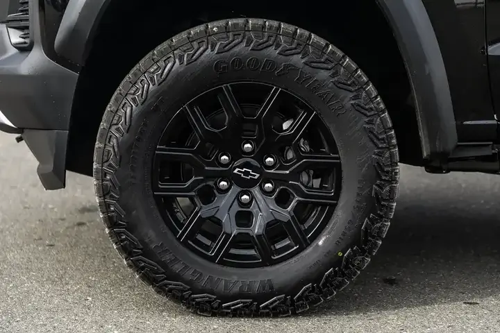Chevrolet Colorado 2026 photo 3
