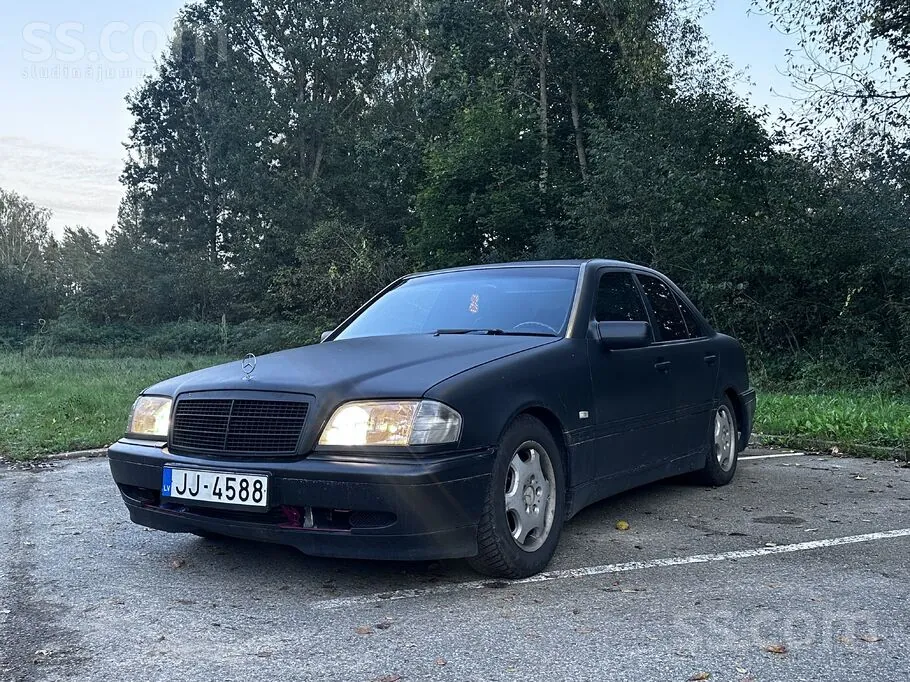 Mercedes-Benz C250 1996 photo 2