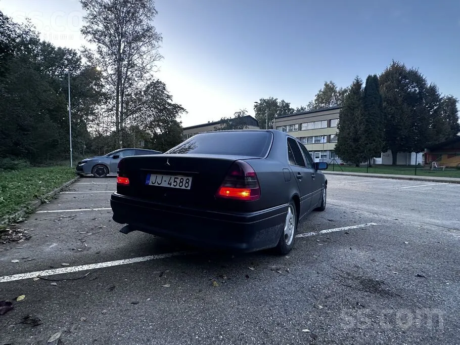 Mercedes-Benz C250 1996 photo 4