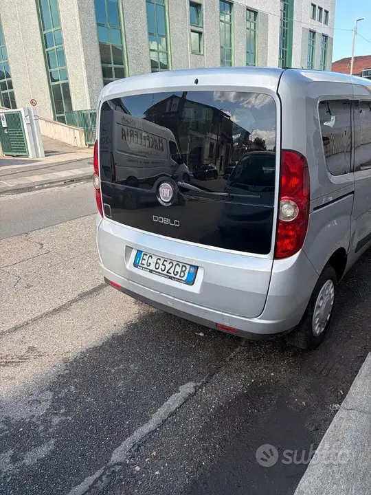 Fiat Doblo 2010 photo 2