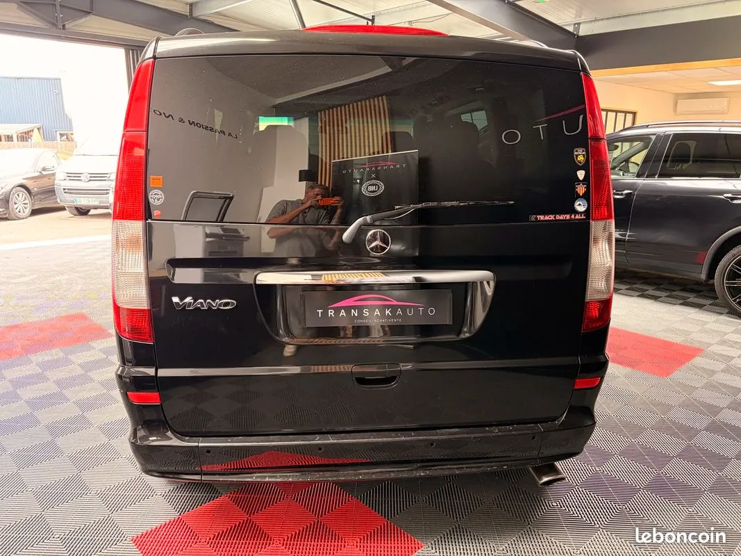 Mercedes-Benz Viano 2009 photo 4