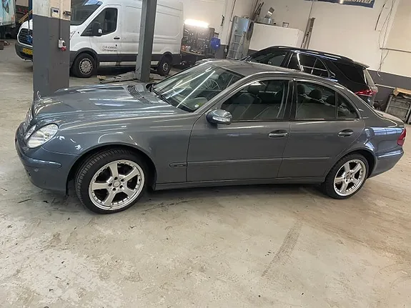 Mercedes-Benz E220