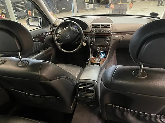 Mercedes-Benz E220 2005 photo 5