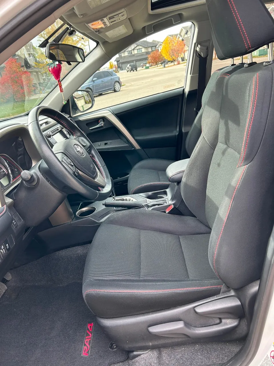Toyota Rav4 2015 photo 4
