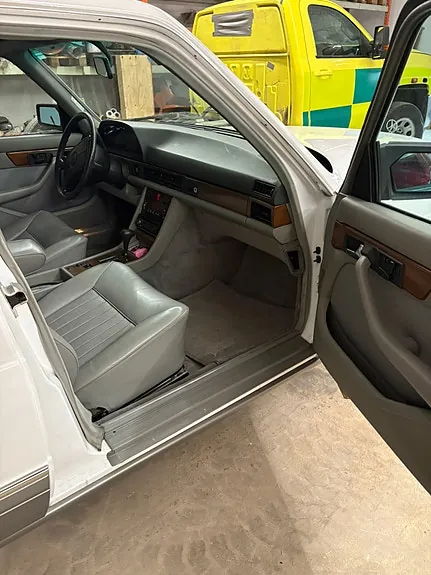 Mercedes-Benz 300 Sdl 1986 photo 3