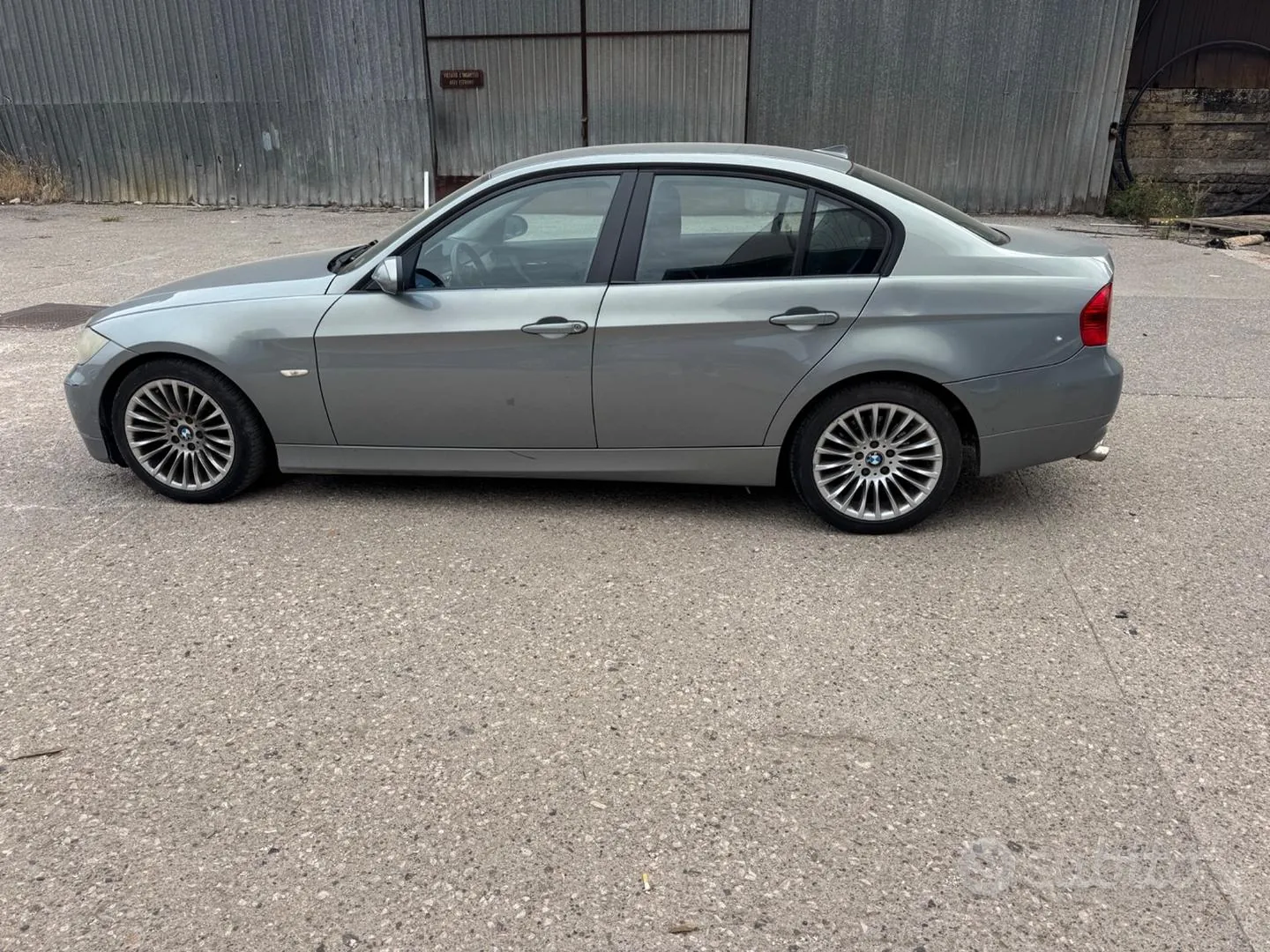 BMW 320D 2007 photo 2