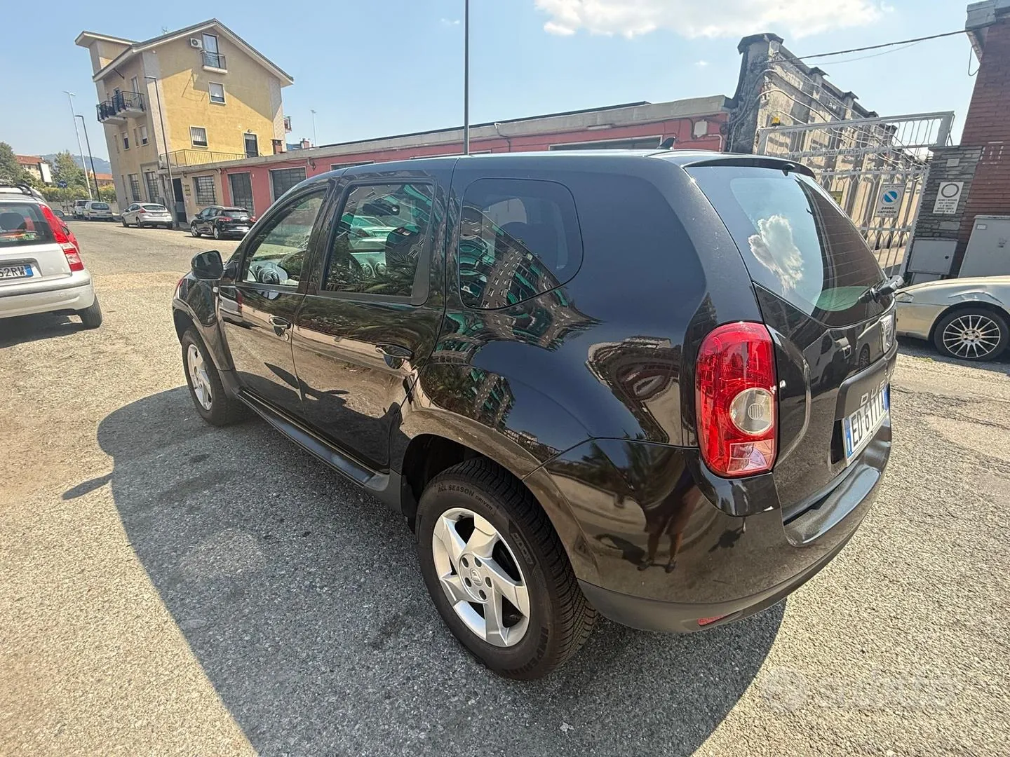 Dacia Duster 2011 photo 4