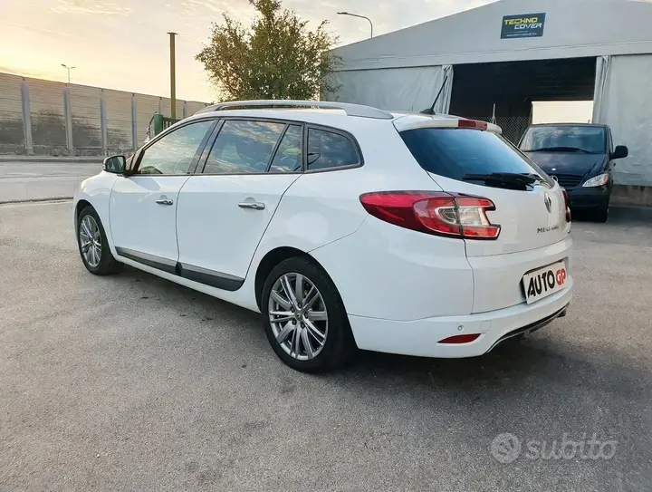 Renault Megane 2011 photo 4
