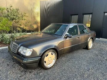 Mercedes-Benz 500E