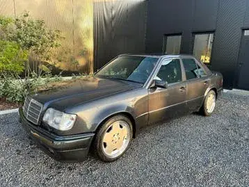 Mercedes-Benz 500E