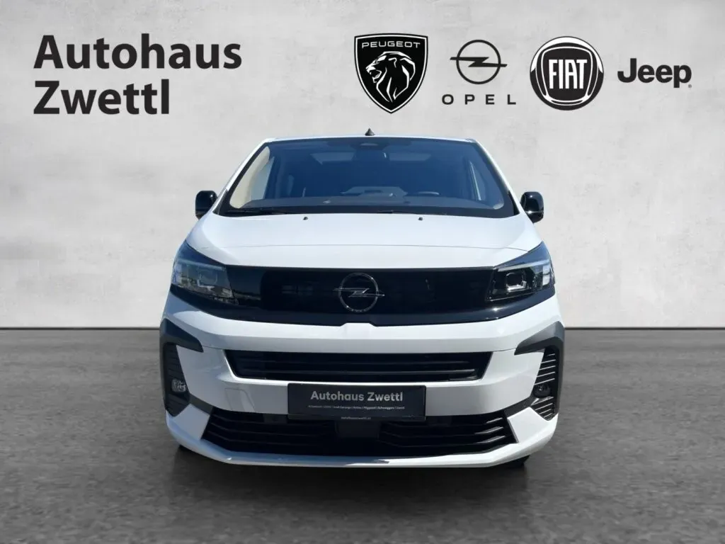 Opel Zafira 2025 photo 2