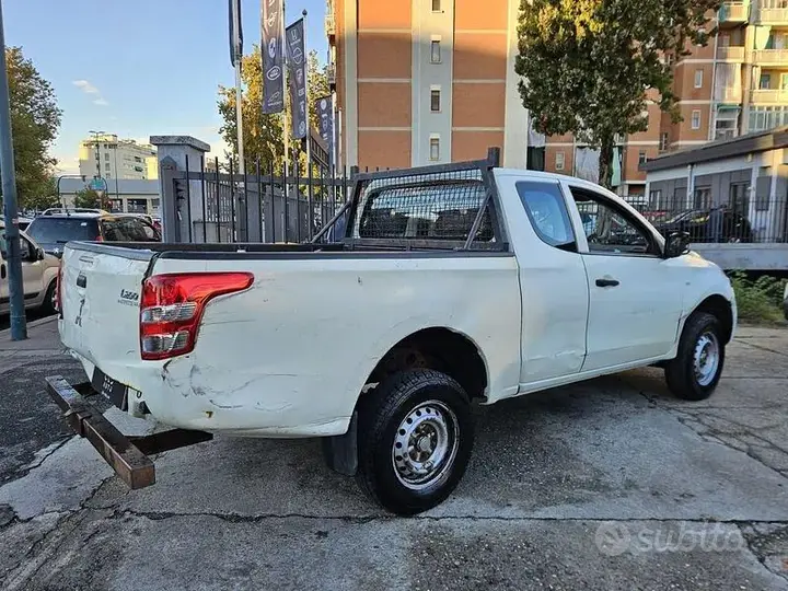 Mitsubishi L200 2017 photo 3