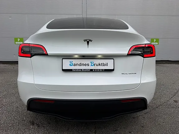 Tesla Model Y 2023 photo 4