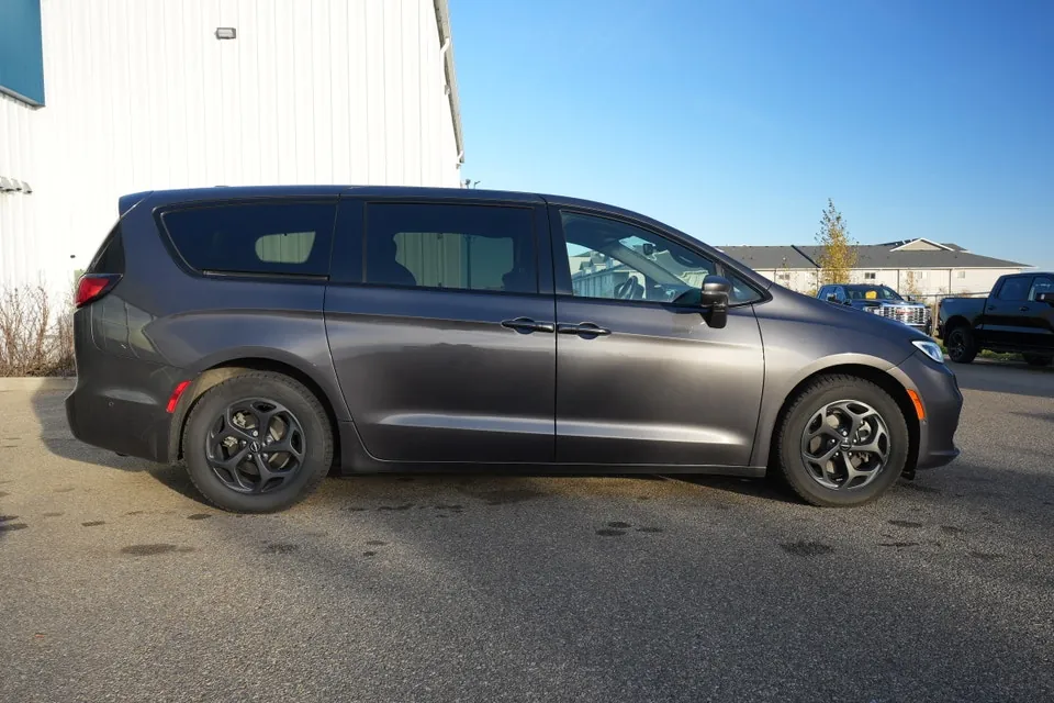 Chrysler Pacifica 2022 photo 4