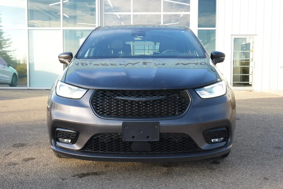 Chrysler Pacifica 2022 photo 2