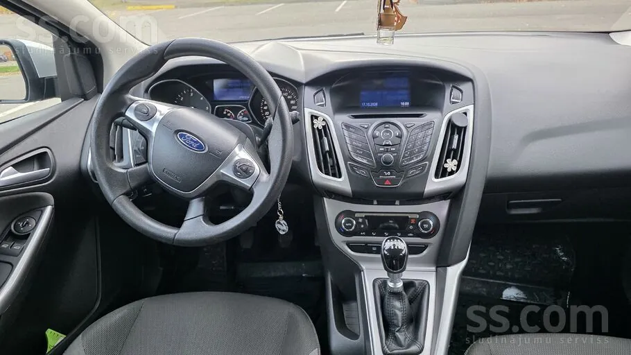Ford Focus 2013 photo 5
