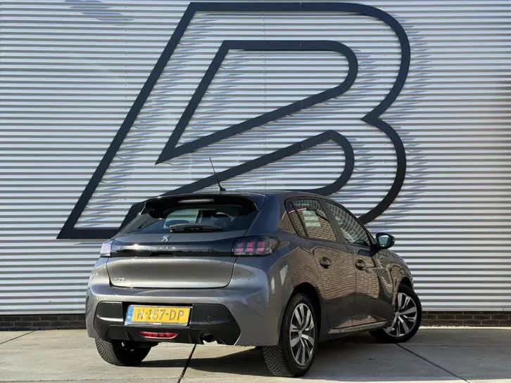 Peugeot 208 2020 photo 3