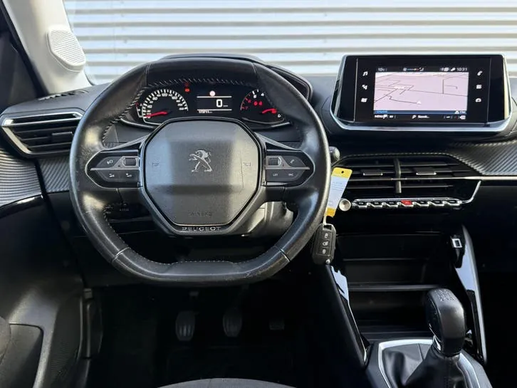 Peugeot 208 2020 photo 2