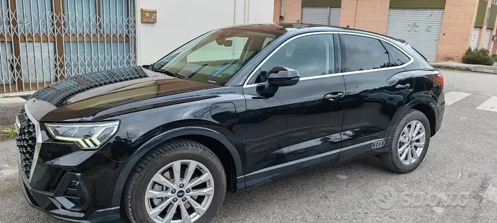 Audi Q3 2022 photo 2
