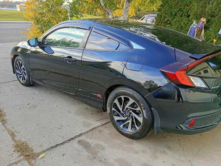 Honda Civic 2018 photo 5
