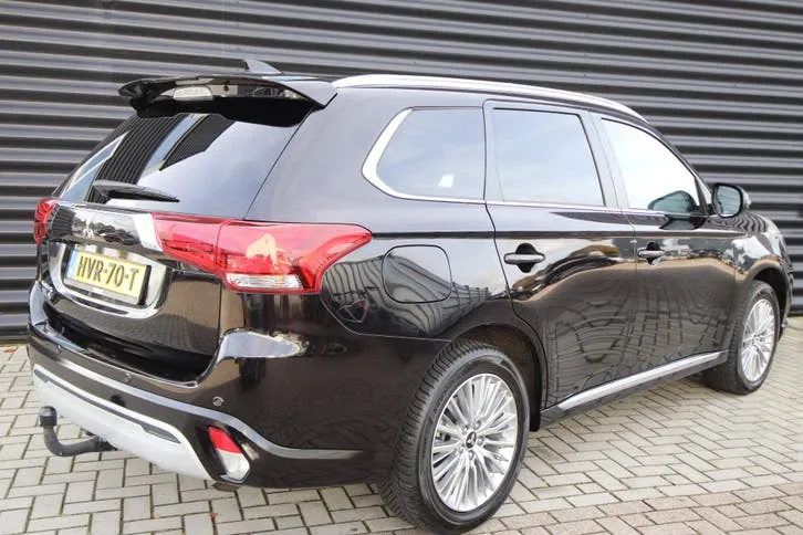 Mitsubishi Outlander 2021 photo 2