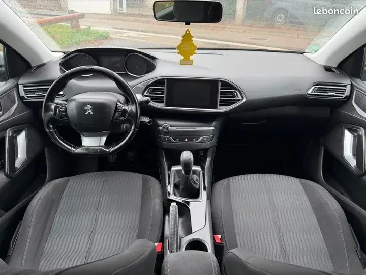 Peugeot 308 2017 photo 3
